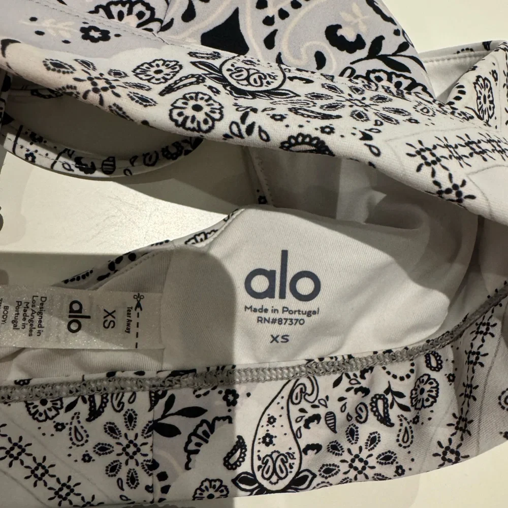 ALO Yoga White and Black Paisley Bandana Bra & Shorts Set